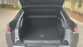 Peugeot 3008 73kWh GT SUV 5dr Electric Auto (210 ps)