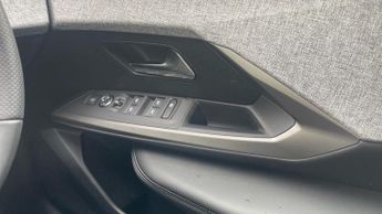 Peugeot 3008 73kWh GT SUV 5dr Electric Auto (210 ps)