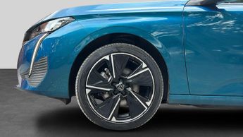 Peugeot 308 54kWh Allure Hatchback 5dr Electric Auto (156 ps)