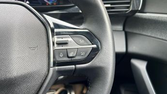 Peugeot 308 54kWh Allure Hatchback 5dr Electric Auto (156 ps)