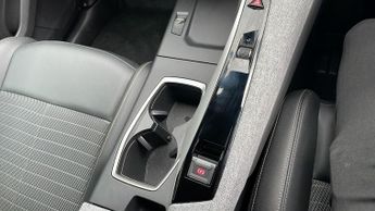 Peugeot 3008 73kWh Allure SUV 5dr Electric Auto (210 ps)