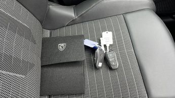 Peugeot 3008 73kWh Allure SUV 5dr Electric Auto (210 ps)