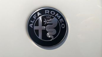 Alfa Romeo Junior 54kWh Elettrica Veloce SUV 5dr Electric Auto (280 ps)