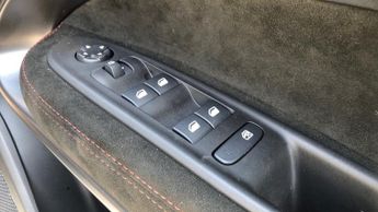 Alfa Romeo Junior 54kWh Elettrica Veloce SUV 5dr Electric Auto (280 ps)