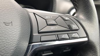 Nissan Juke 1.0 DIG-T N-Connecta SUV 5dr Petrol DCT Auto Euro 6 (s/s) (114 p