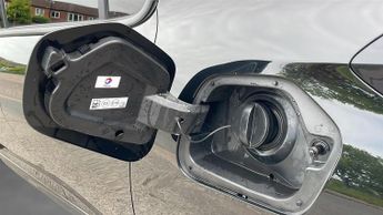 Peugeot 208 1.2 PureTech Allure Hatchback 5dr Petrol EAT Euro 6 (s/s) (130 p