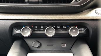 Citroen C5 X 1.6 12.4kWh Shine Hatchback 5dr Petrol Plug-in Hybrid e-EAT8 Eur