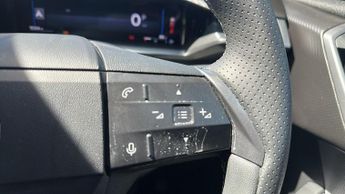 Vauxhall Grandland 1.2 Ultimate SUV 5dr Petrol Hybrid e-DCT Euro 6 (s/s) (136 ps)