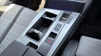 Vauxhall Grandland Electric 73kWh Ultimate SUV 5dr Electric Auto (213 ps)