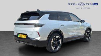 Vauxhall Grandland Electric 73kWh Ultimate SUV 5dr Electric Auto (213 ps)