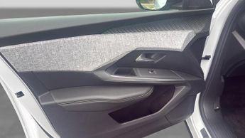 Peugeot 3008 73kWh GT SUV 5dr Electric Auto (210 ps)