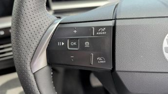 Vauxhall Grandland Electric 73kWh Ultimate SUV 5dr Electric Auto (213 ps)