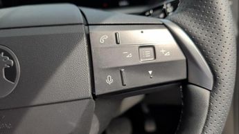 Vauxhall Grandland Electric 73kWh Ultimate SUV 5dr Electric Auto (213 ps)