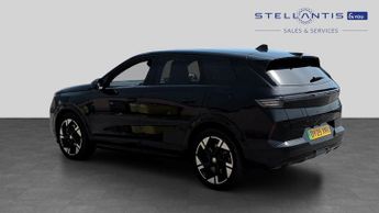 Vauxhall Grandland Electric 73kWh Ultimate SUV 5dr Electric Auto (213 ps)