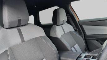 Vauxhall Grandland 1.2 Ultimate SUV 5dr Petrol Hybrid e-DCT Euro 6 (s/s) (145 ps)