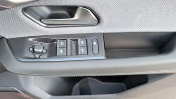 Vauxhall Grandland 1.2 Ultimate SUV 5dr Petrol Hybrid e-DCT Euro 6 (s/s) (145 ps)