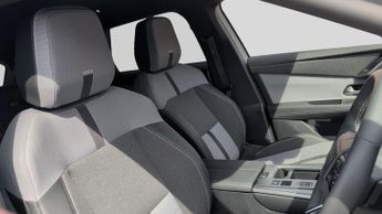 Vauxhall Grandland Electric 73kWh Ultimate SUV 5dr Electric Auto (213 ps)