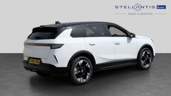 Vauxhall Grandland Electric 73kWh Ultimate SUV 5dr Electric Auto (213 ps)