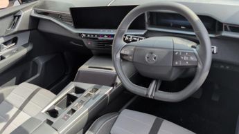 Vauxhall Grandland Electric 73kWh Ultimate SUV 5dr Electric Auto (213 ps)