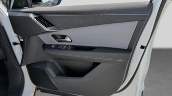 Vauxhall Grandland Electric 73kWh Ultimate SUV 5dr Electric Auto (213 ps)