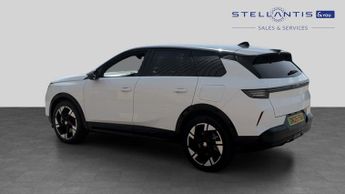 Vauxhall Grandland Electric 73kWh Ultimate SUV 5dr Electric Auto (213 ps)