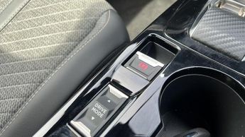 Peugeot 2008 50kWh Allure SUV 5dr Electric Auto (7kW Charger) (136 ps)
