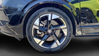 Vauxhall Grandland Electric 73kWh Ultimate SUV 5dr Electric Auto (213 ps)