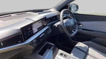 Vauxhall Grandland Electric 73kWh Ultimate SUV 5dr Electric Auto (213 ps)