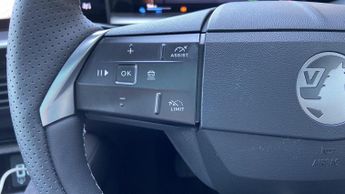 Vauxhall Grandland Electric 73kWh Ultimate SUV 5dr Electric Auto (213 ps)
