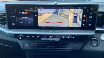 Vauxhall Grandland Electric 73kWh Ultimate SUV 5dr Electric Auto (213 ps)