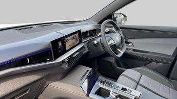 Vauxhall Grandland Electric 73kWh Ultimate SUV 5dr Electric Auto (213 ps)