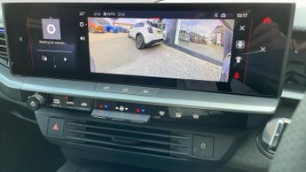 Vauxhall Grandland Electric 73kWh Ultimate SUV 5dr Electric Auto (213 ps)