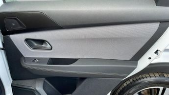 Vauxhall Grandland Electric 73kWh Ultimate SUV 5dr Electric Auto (213 ps)