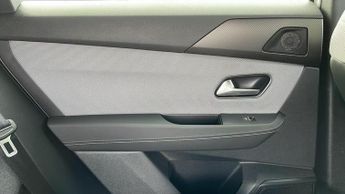 Vauxhall Grandland Electric 73kWh Ultimate SUV 5dr Electric Auto (213 ps)