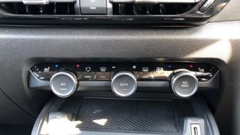 Citroen C4 1.2 PureTech MAX Hatchback 5dr Petrol EAT8 Euro 6 (s/s) (130 ps)