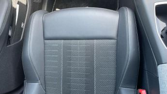 Peugeot 3008 73kWh GT SUV 5dr Electric Auto (210 ps)
