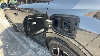Peugeot 3008 73kWh GT SUV 5dr Electric Auto (210 ps)