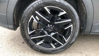 Peugeot 3008 SUV 1.2 GT SUV 5dr Petrol Hybrid e-DSC6 Euro 6 (s/s) (136 ps)