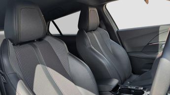 Peugeot 2008 50kWh GT SUV 5dr Electric Auto (136 ps)