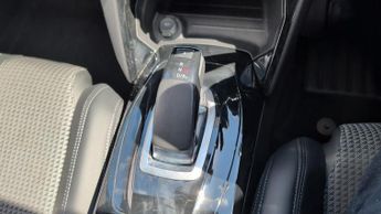Peugeot 2008 50kWh GT SUV 5dr Electric Auto (136 ps)
