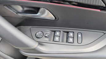 Peugeot 2008 50kWh GT SUV 5dr Electric Auto (136 ps)