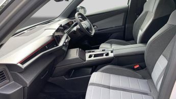 Vauxhall Grandland Electric 73kWh Ultimate SUV 5dr Electric Auto (213 ps)