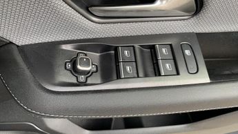 Vauxhall Grandland Electric 73kWh Ultimate SUV 5dr Electric Auto (213 ps)