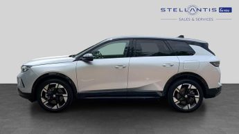 Vauxhall Grandland Electric 73kWh Ultimate SUV 5dr Electric Auto (213 ps)