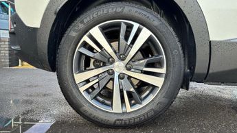 Peugeot 3008 SUV 1.2 Allure Premium + SUV 5dr Petrol Hybrid e-DSC6 Euro 6 (s/s) (