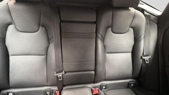 Volvo Xc60 2.0 T5 Momentum SUV 5dr Petrol Auto AWD Euro 6 (s/s) (250 ps)
