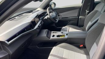Vauxhall Grandland 1.2 Ultimate SUV 5dr Petrol Hybrid e-DCT Euro 6 (s/s) (145 ps)
