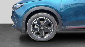 Alfa Romeo Junior 54kWh Elettrica Speciale SUV 5dr Electric Auto (156 ps)