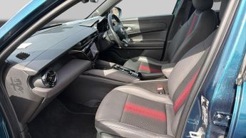 Alfa Romeo Junior 54kWh Elettrica Speciale SUV 5dr Electric Auto (156 ps)