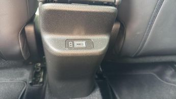 Alfa Romeo Junior 54kWh Elettrica Speciale SUV 5dr Electric Auto (156 ps)